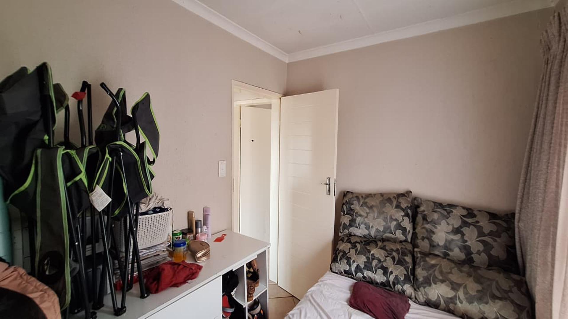 Bed Room 2 - 7 square meters of property in Evaton West