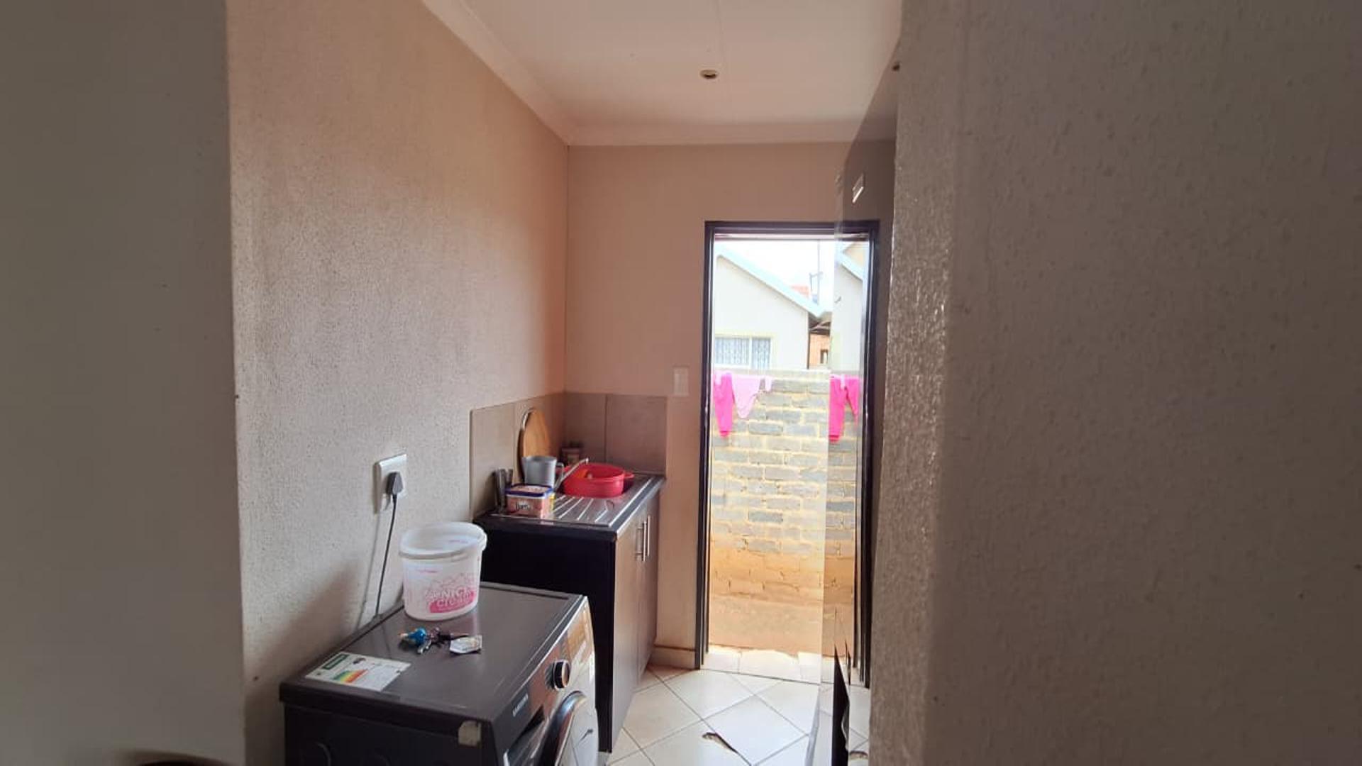 Spaces - 2 square meters of property in Evaton West