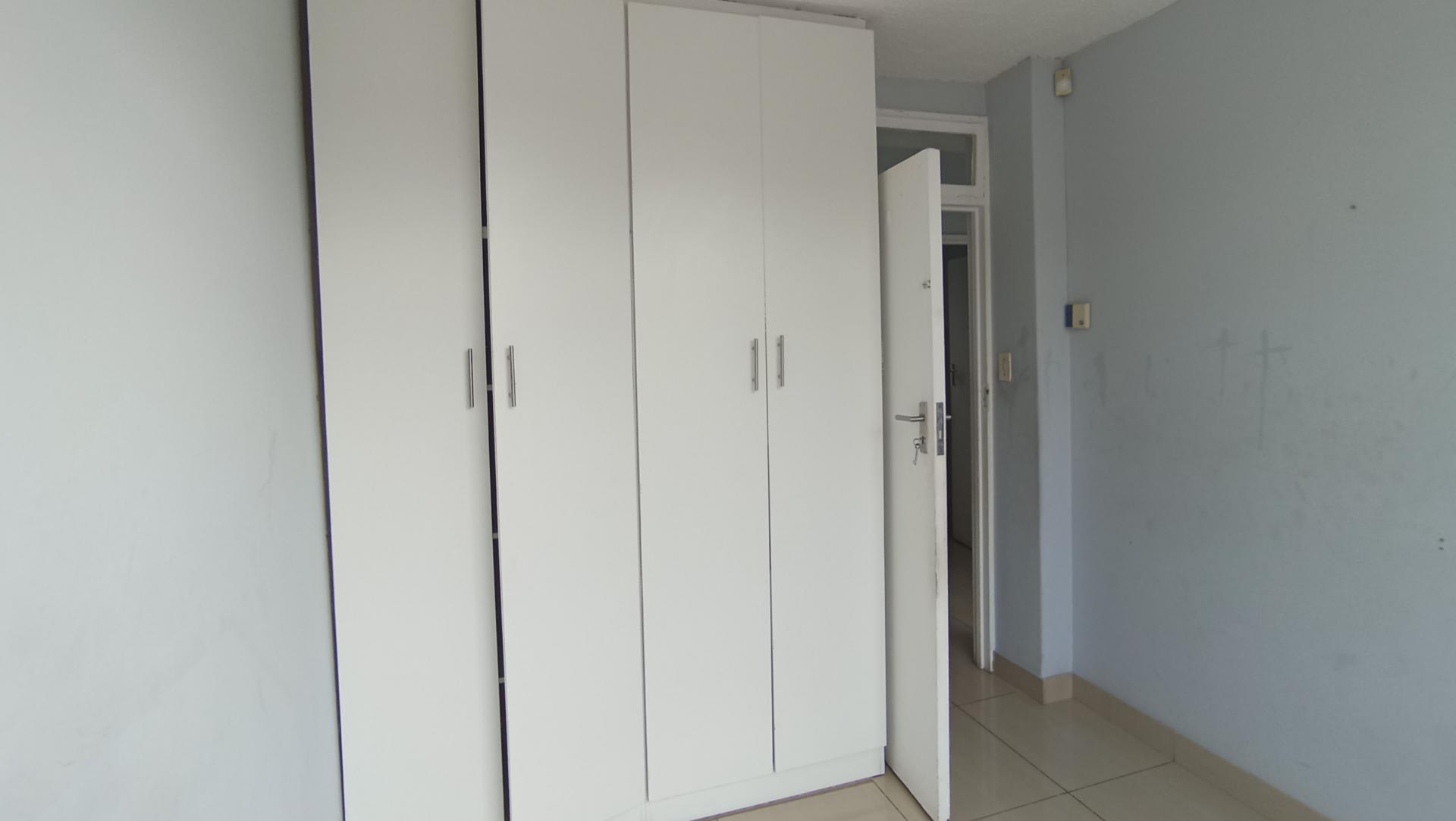 Bed Room 2 - 10 square meters of property in Durban Central