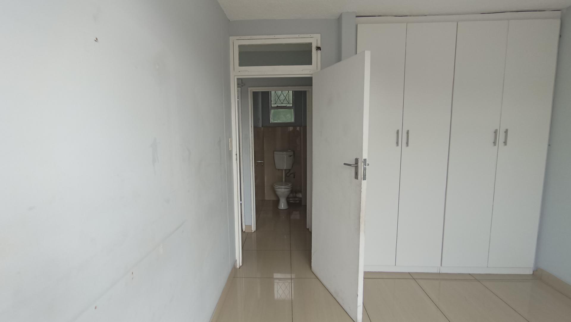Bed Room 1 - 13 square meters of property in Durban Central