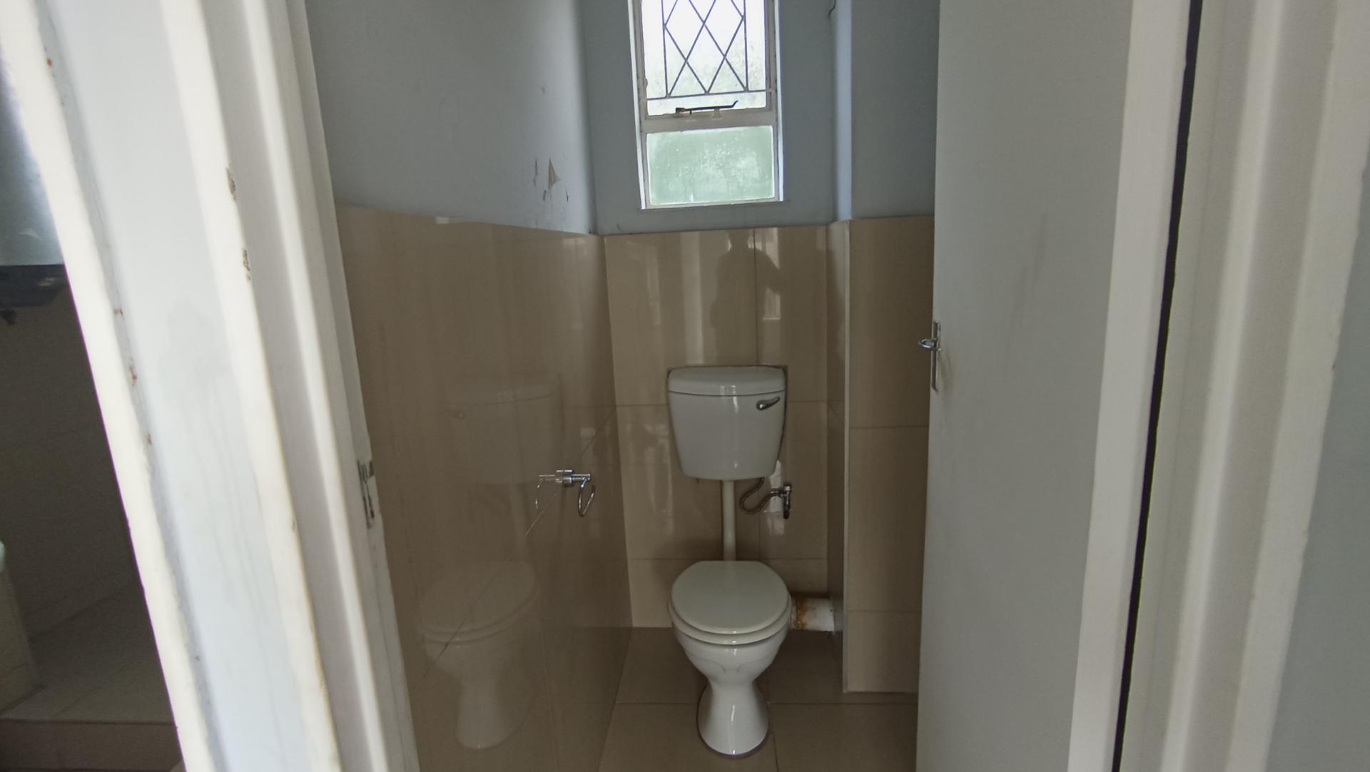 Bathroom 2 - 2 square meters of property in Durban Central