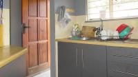 Kitchen - 7 square meters of property in Sonneglans