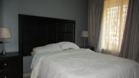 Bed Room 1 - 9 square meters of property in Sonneglans