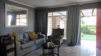 Lounges - 20 square meters of property in Sonneglans