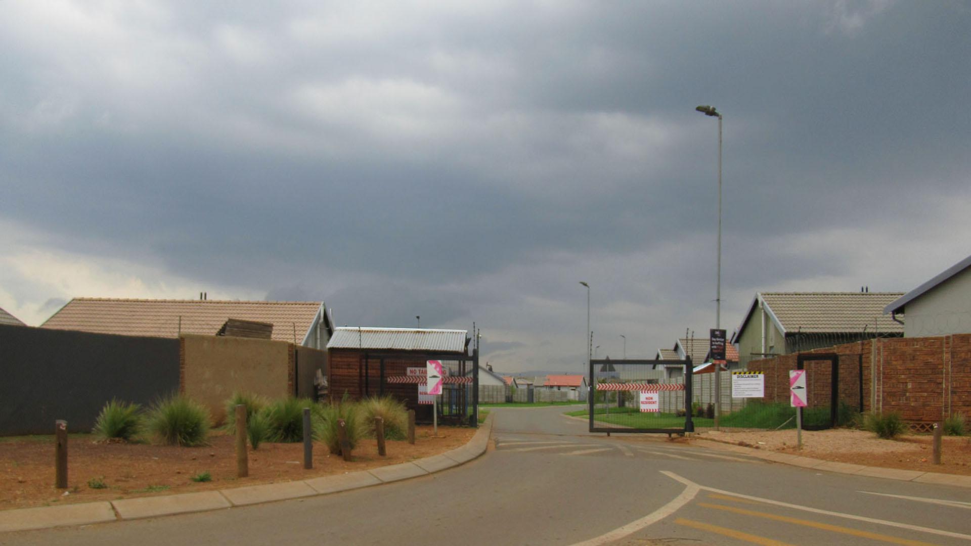 Front View of property in Sky City