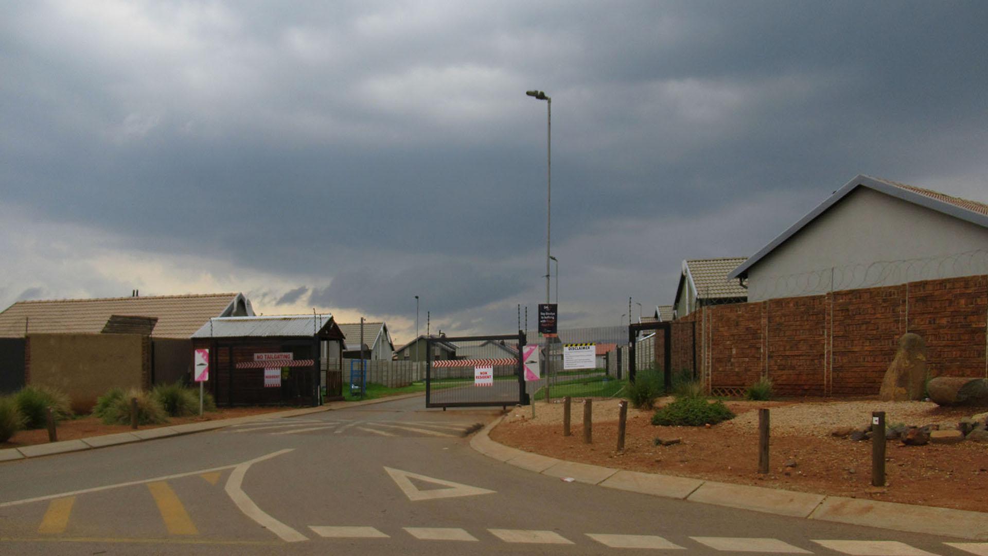 Front View of property in Sky City