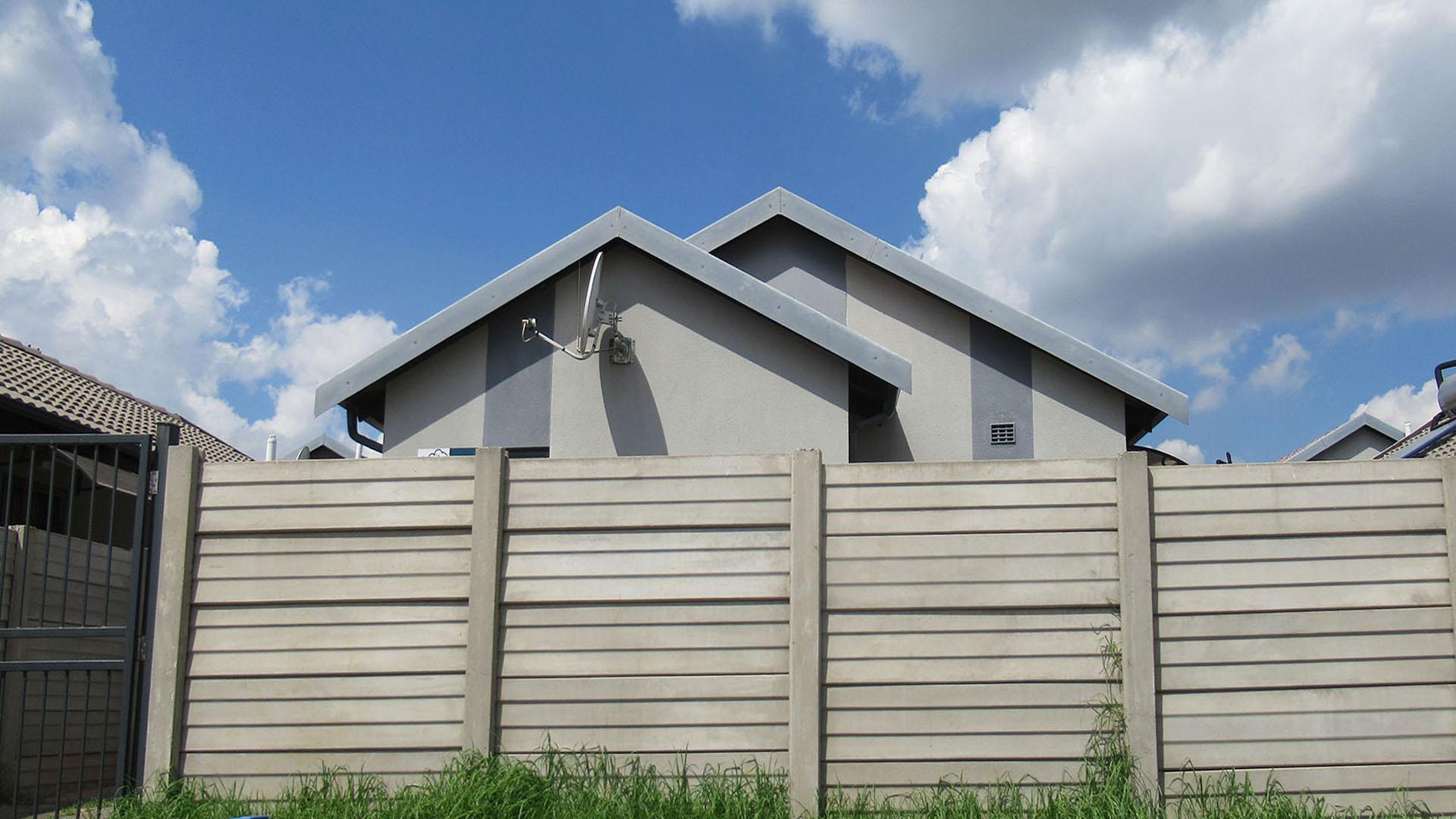 Front View of property in Sky City