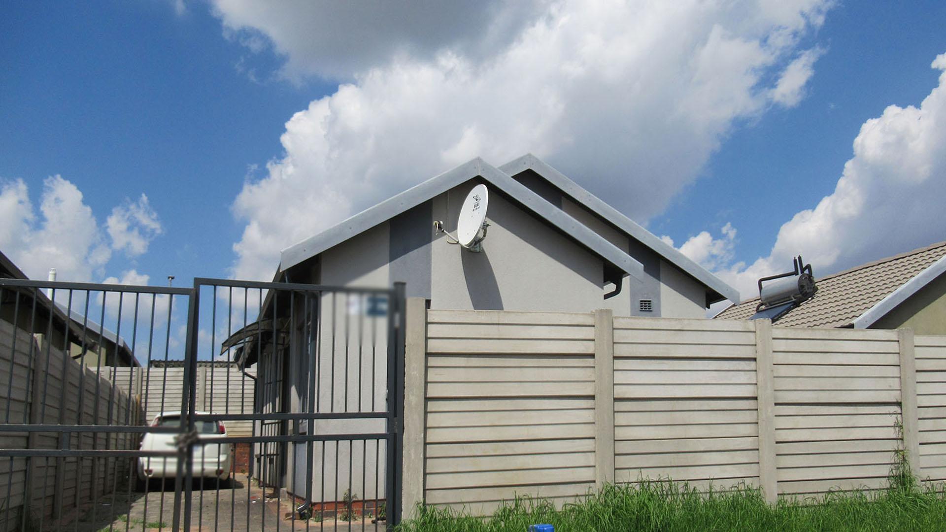 Front View of property in Sky City