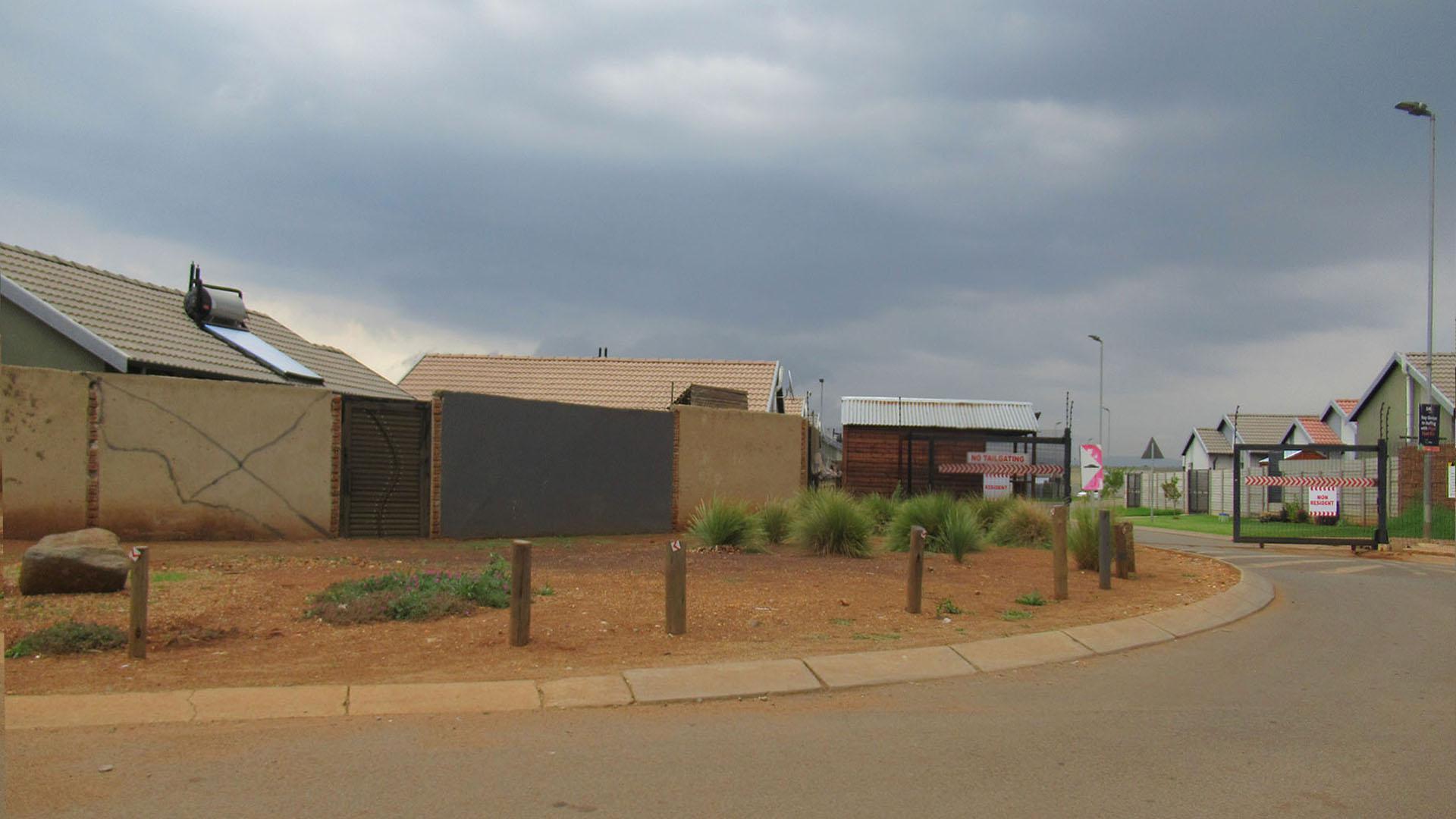 Front View of property in Sky City