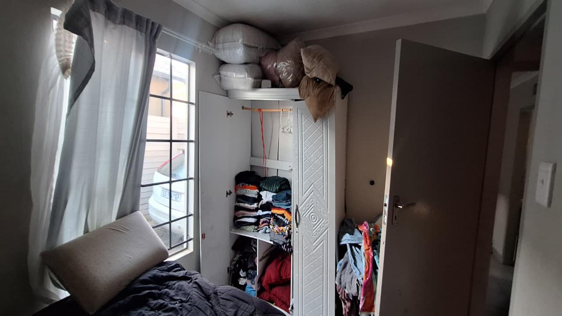 Bed Room 1 - 7 square meters of property in Sky City