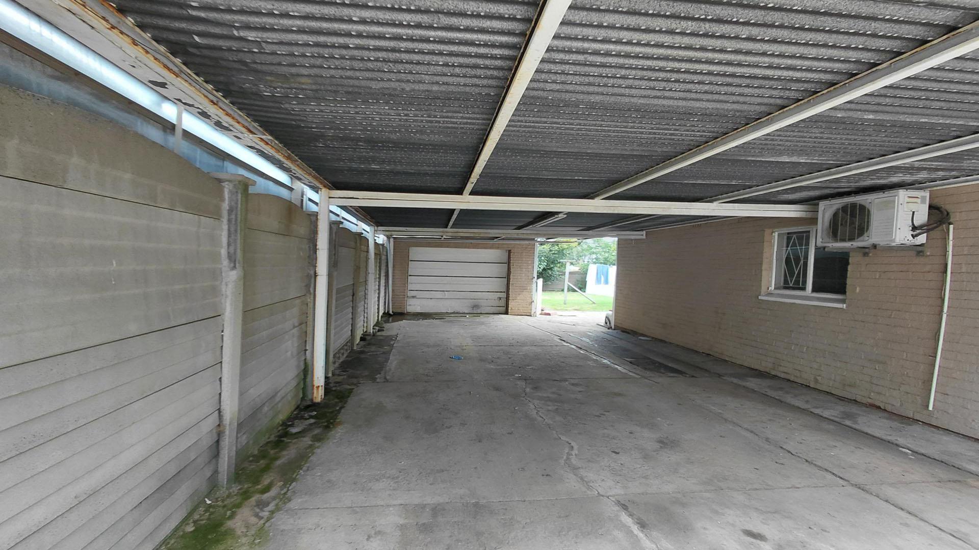 Carport  of property in Sasolburg
