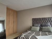  of property in Annlin West