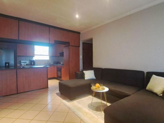 3 Bedroom Sectional Title for Sale For Sale in Die Hoewes - MR708317