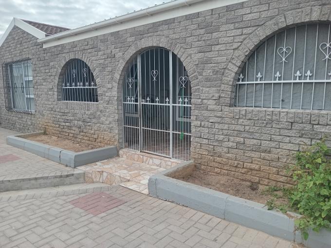 3 Bedroom House for Sale For Sale in Westridge CP - MR708343