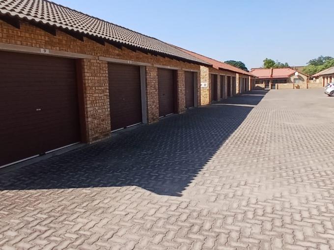 2 Bedroom Simplex for Sale For Sale in Meyerton - MR708361