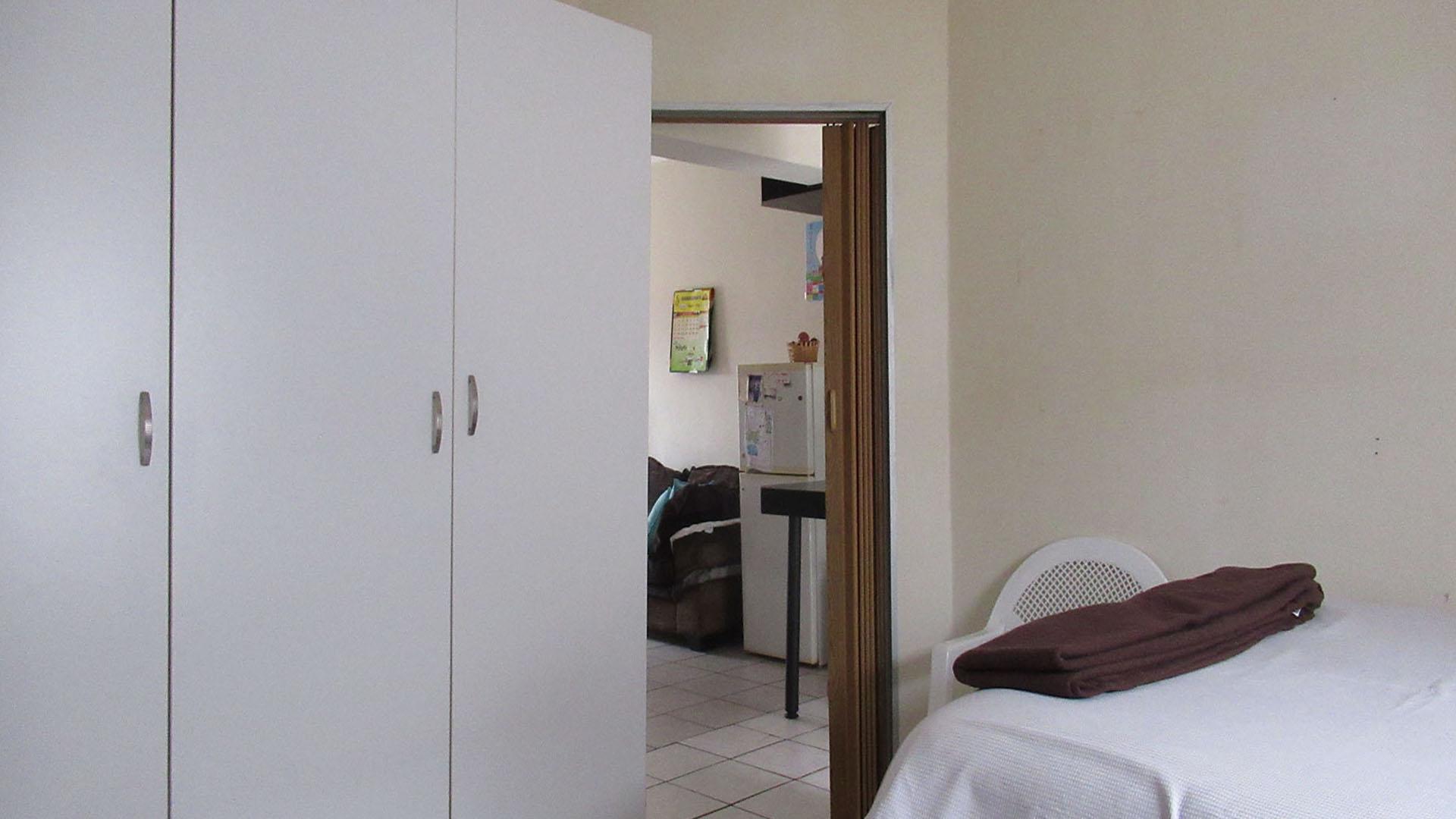 Main Bedroom - 17 square meters of property in Roseacre