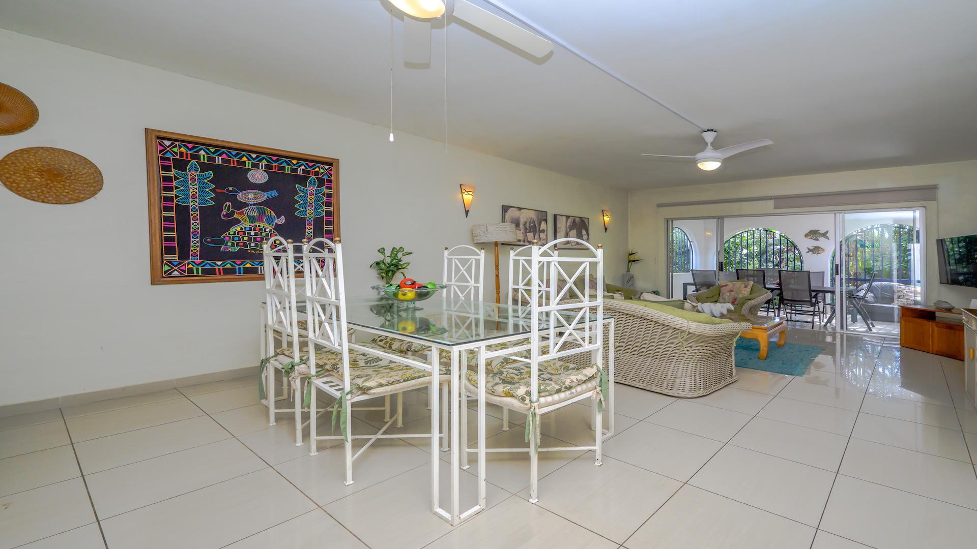Dining Room of property in Shakas Rock