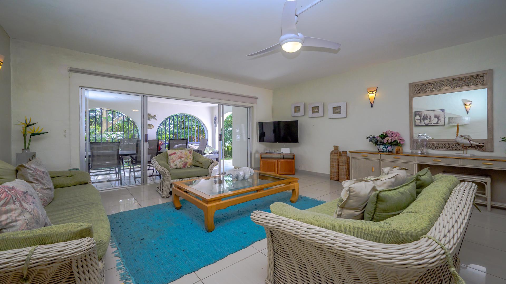 Lounges of property in Shakas Rock