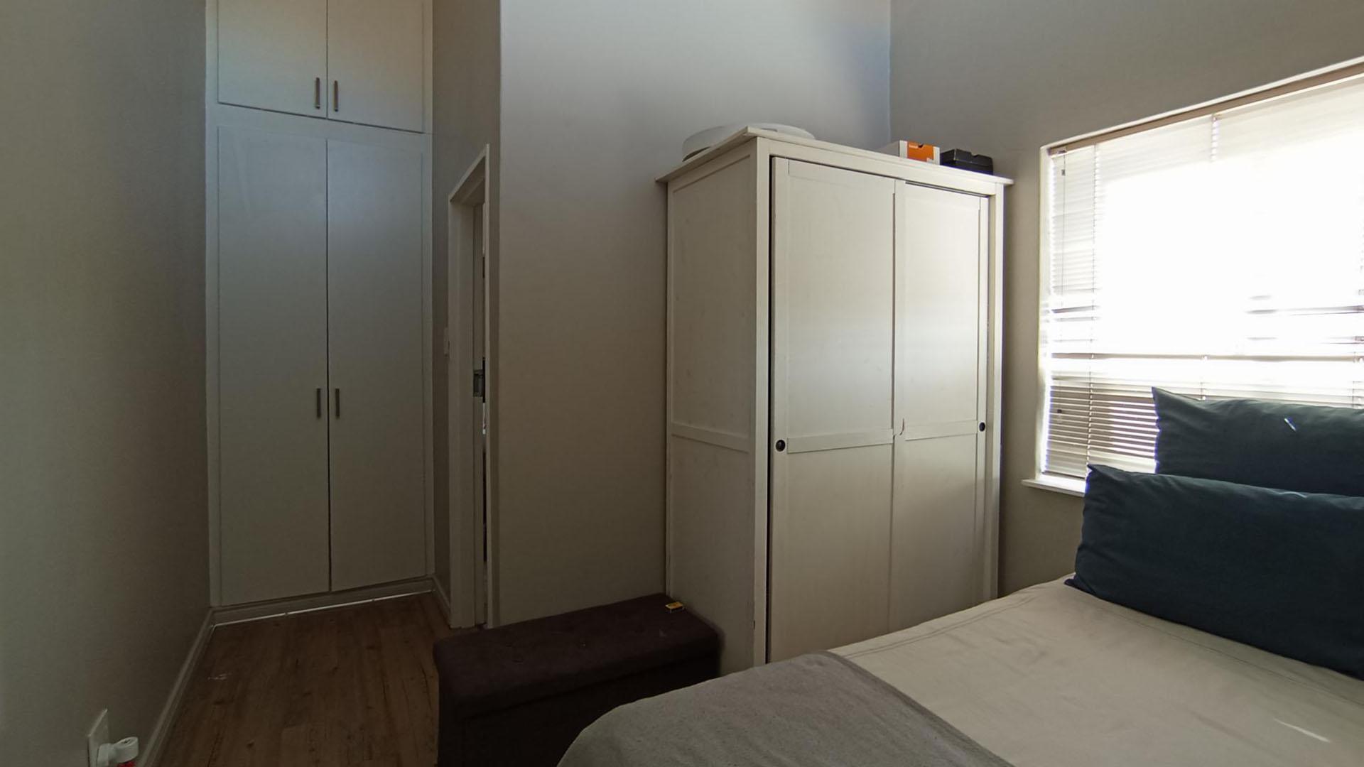 Bed Room 1 - 6 square meters of property in Hillcrest