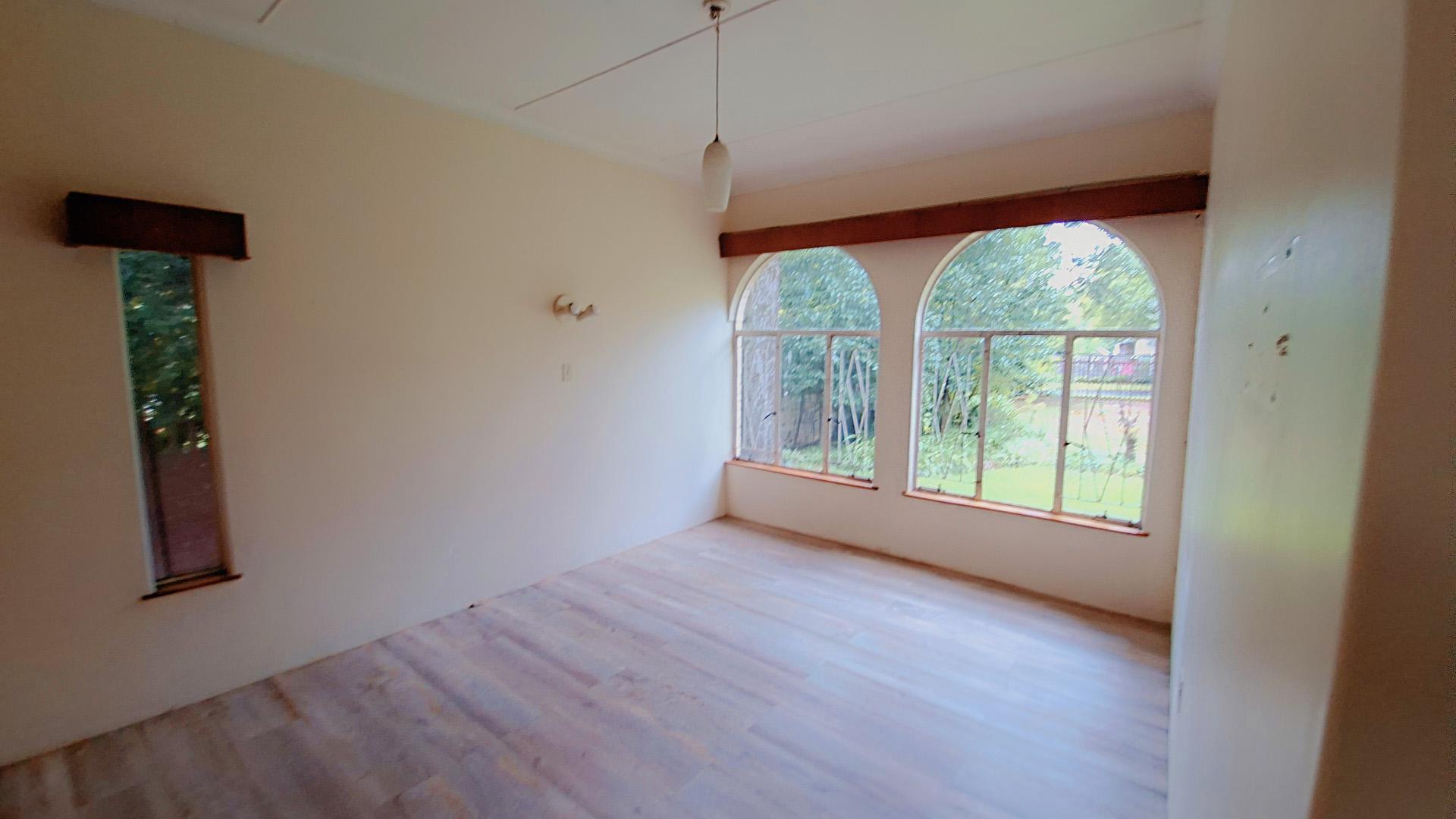 Main Bedroom of property in Bethlehem
