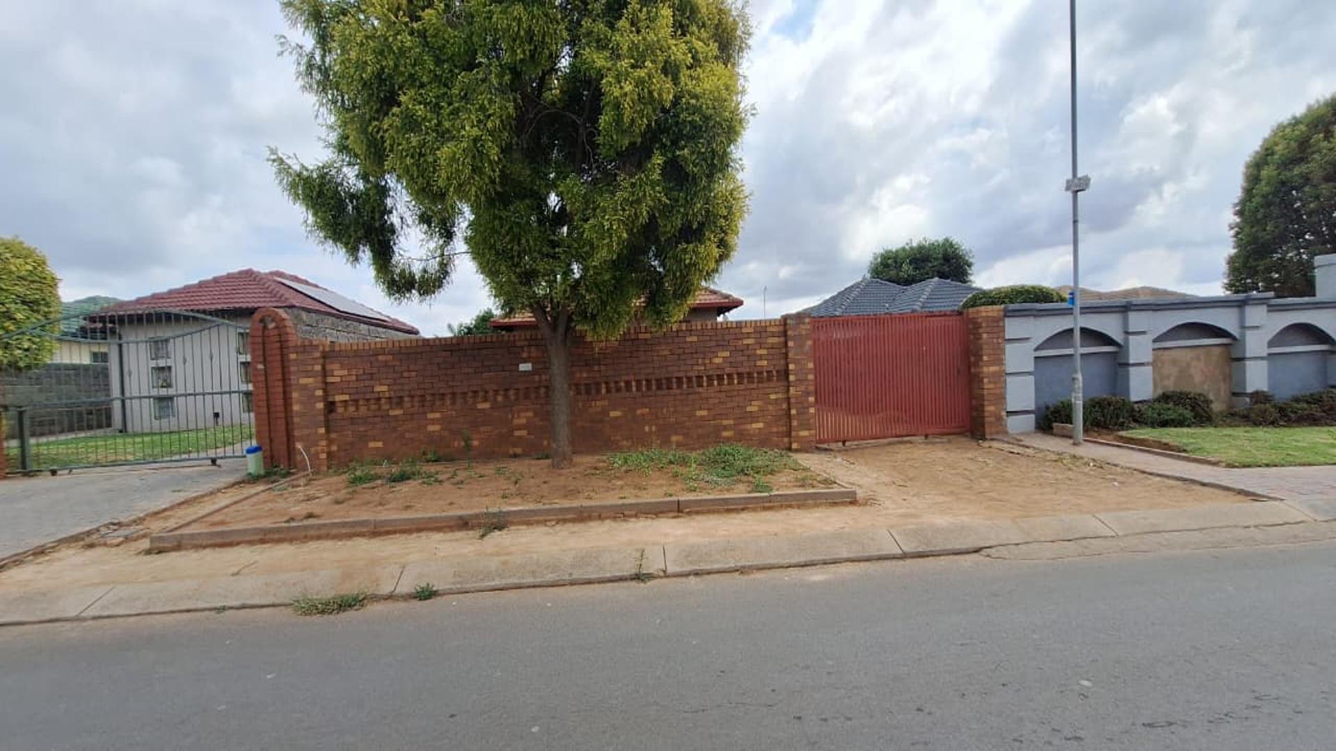 Front View of property in Birch Acres