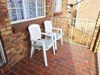  of property in Die Hoewes