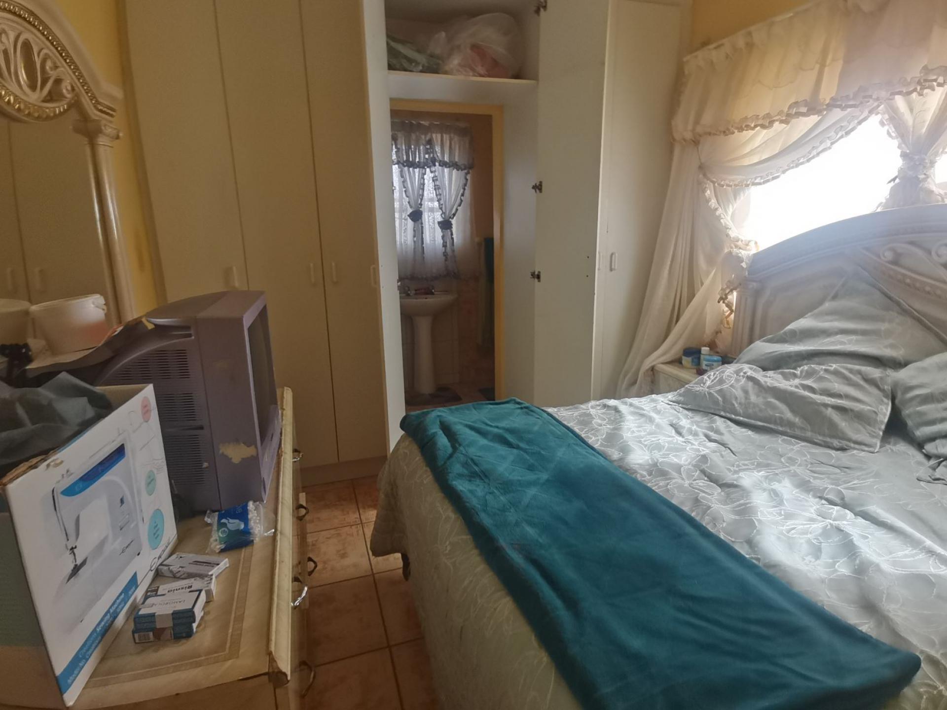  of property in Hunters Retreat