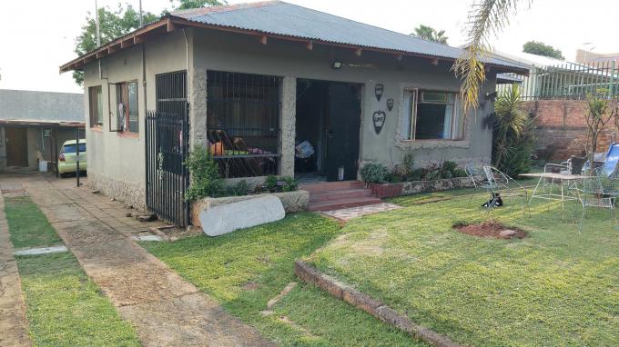 3 Bedroom Freehold Residence for Sale For Sale in Mountain View - Home Sell - MR708455