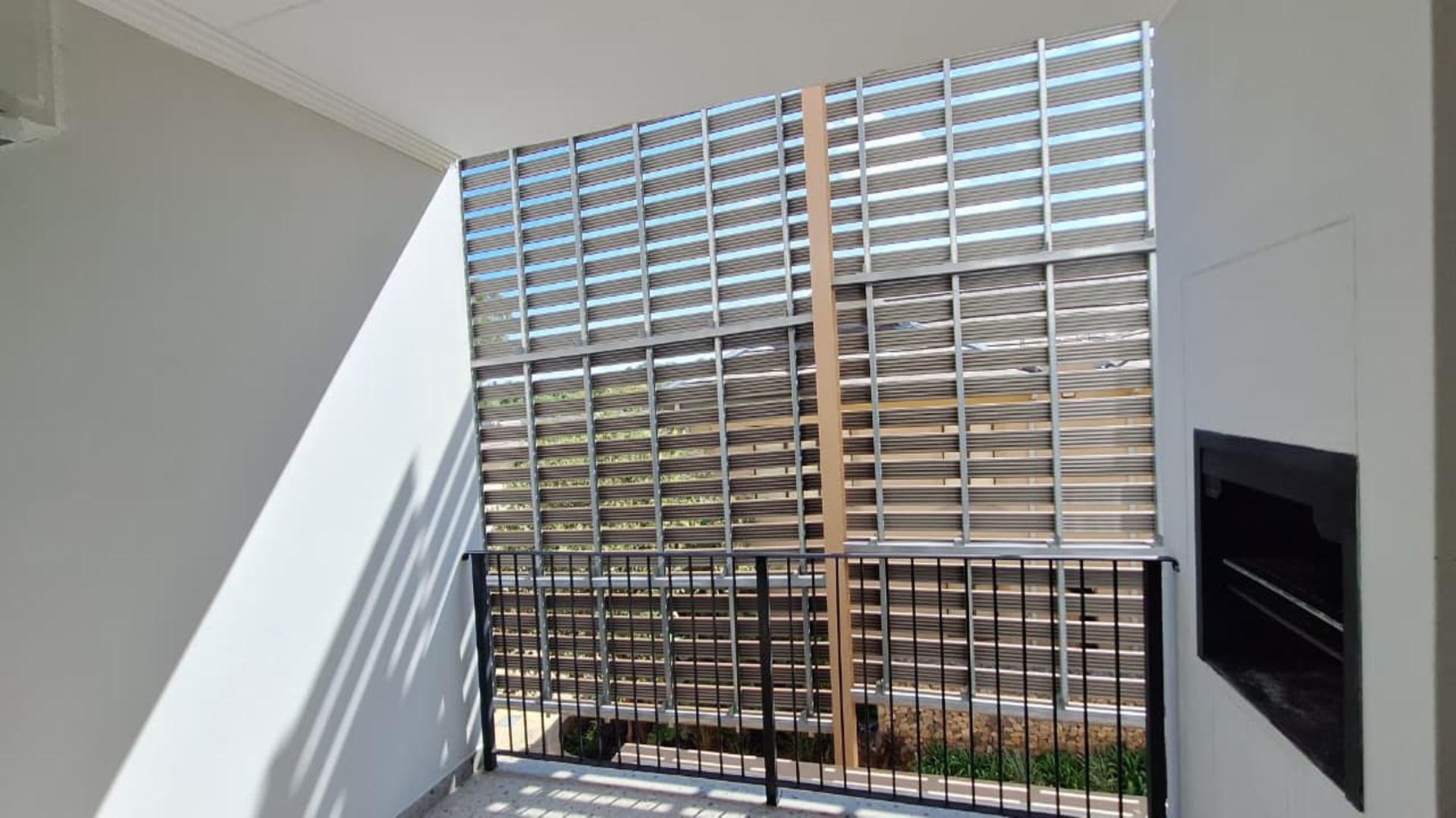 Balcony - 12 square meters of property in Bryanston