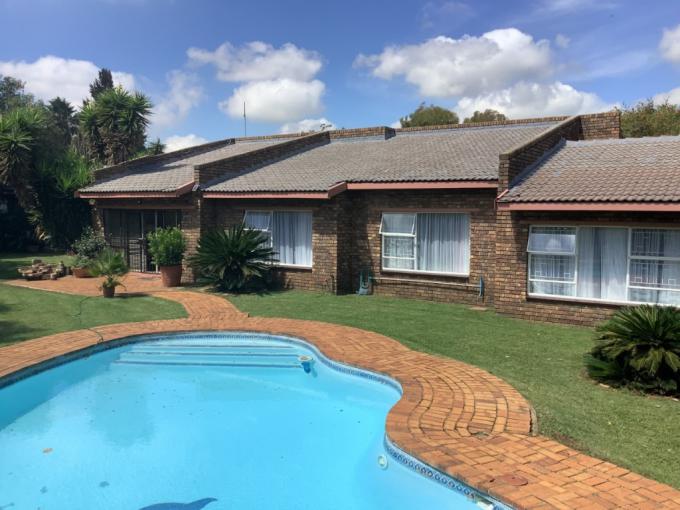 4 Bedroom House for Sale For Sale in Brackenhurst - MR708466