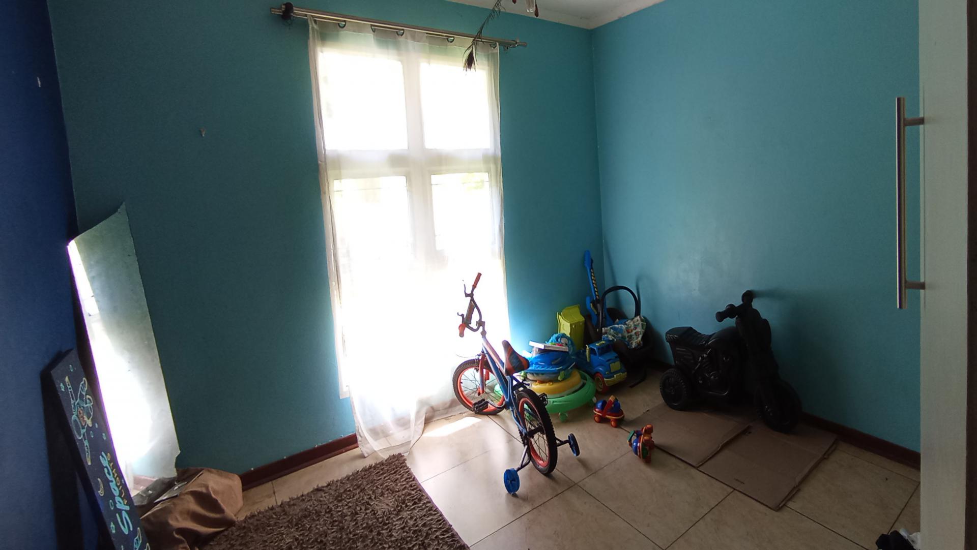 Bed Room 1 - 13 square meters of property in Sherwood