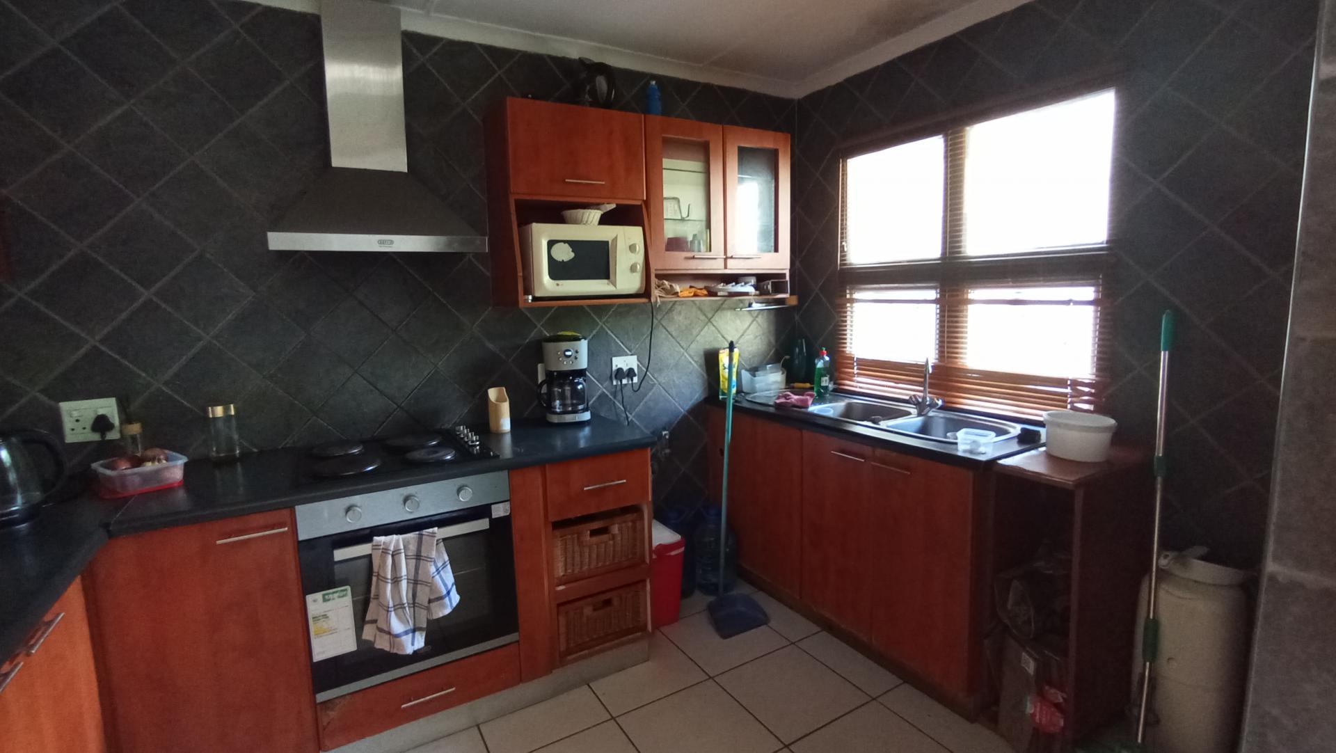 Kitchen - 13 square meters of property in Sherwood