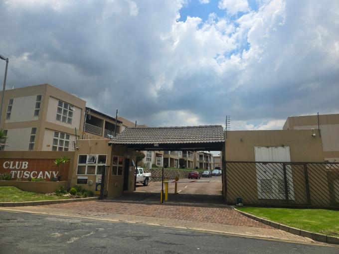 2 Bedroom Apartment for Sale For Sale in Mondeor - MR708510