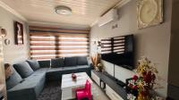 Lounges of property in The Orchards