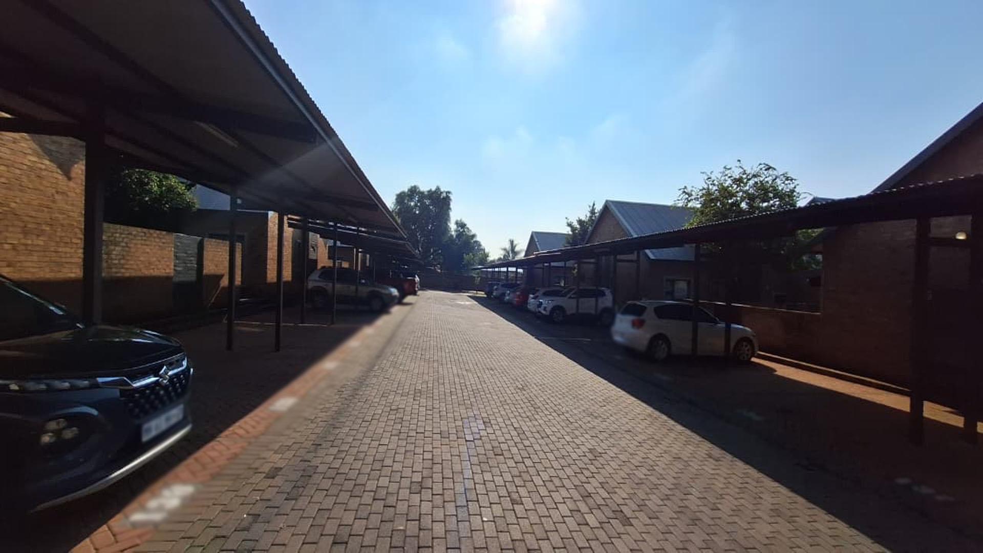Carport  of property in Pomona