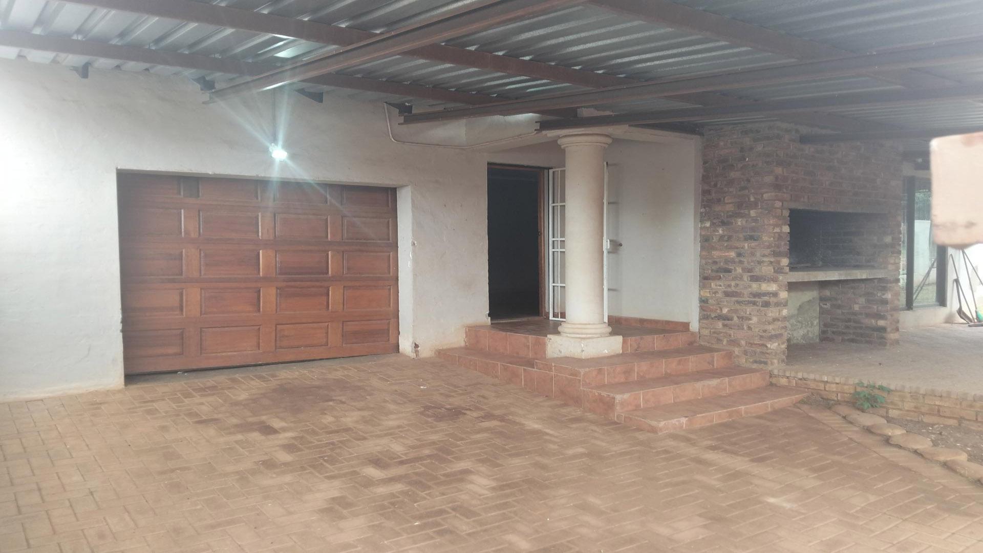 Front View of property in Koster