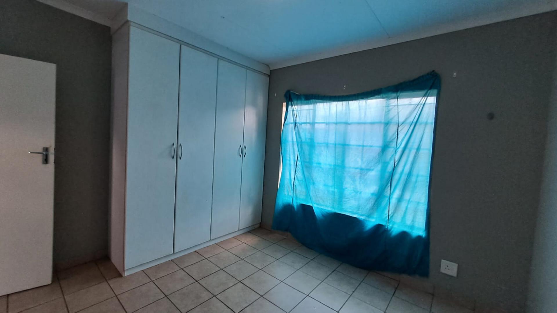 Bed Room 1 of property in Koster