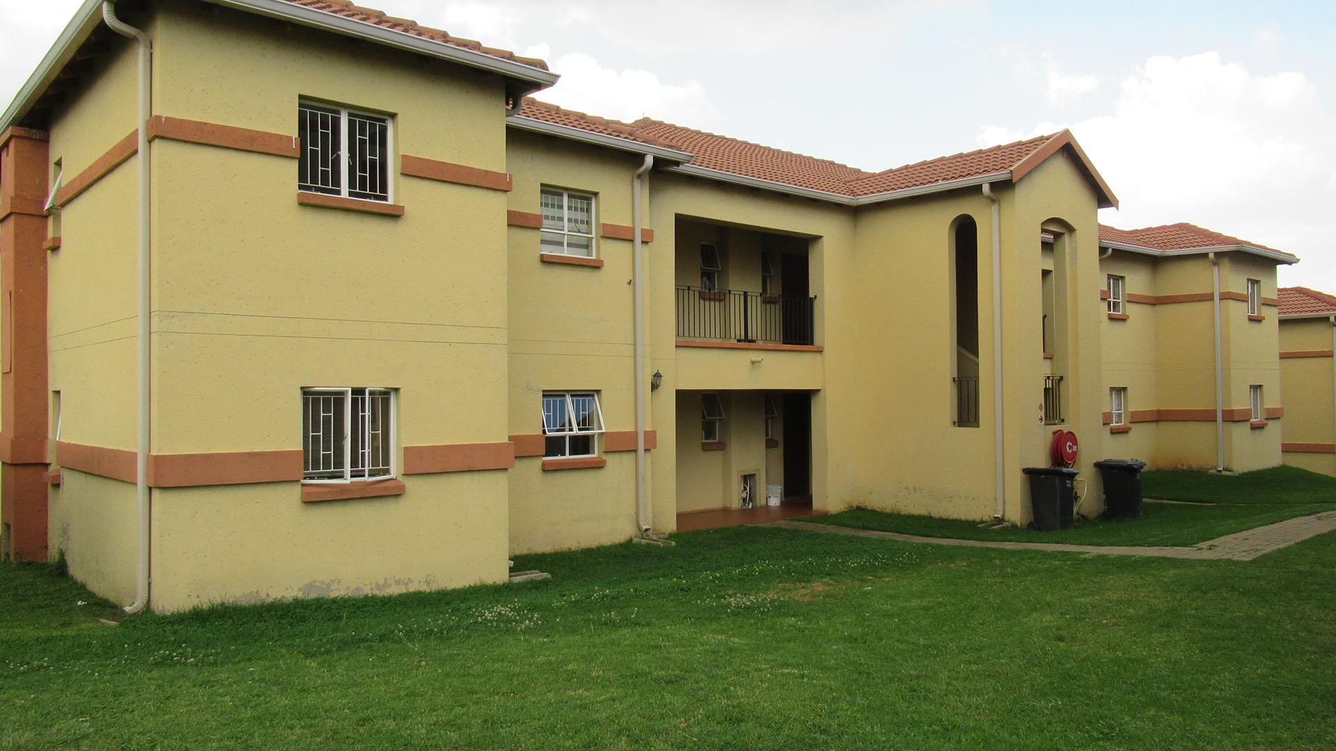 Front View of property in Aeroton