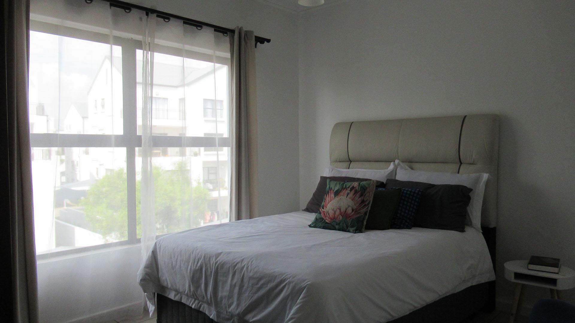 Bed Room 1 - 14 square meters of property in Greenstone Hill