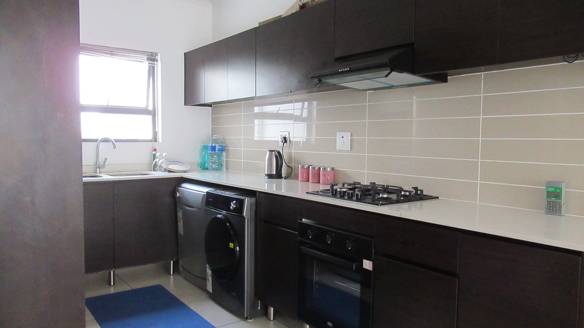 Kitchen - 9 square meters of property in Greenstone Hill