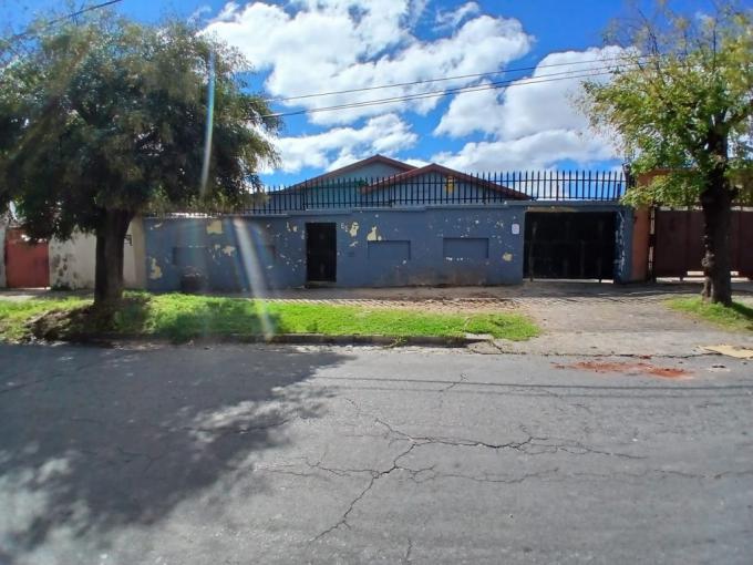 12 Bedroom House for Sale For Sale in Turffontein - MR708597