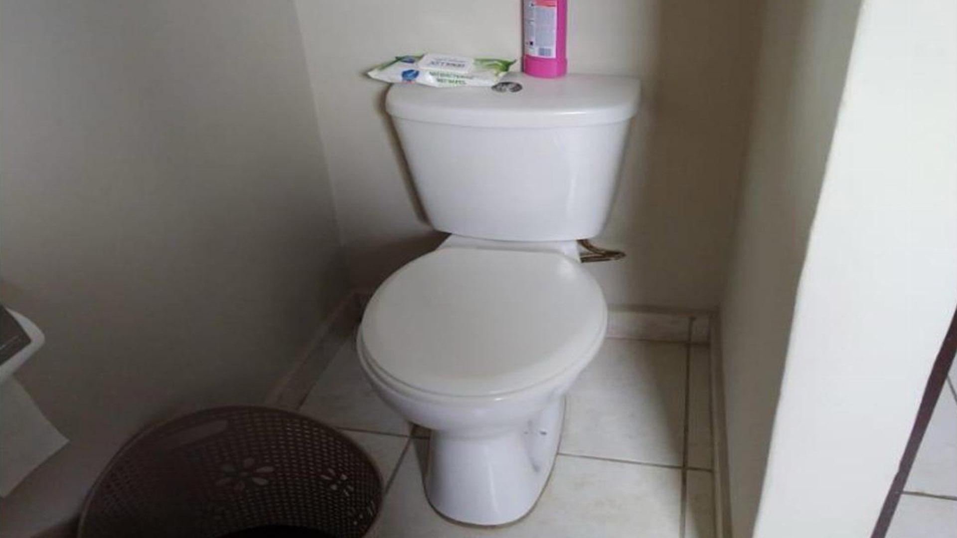 Bathroom 1 of property in Tongaat