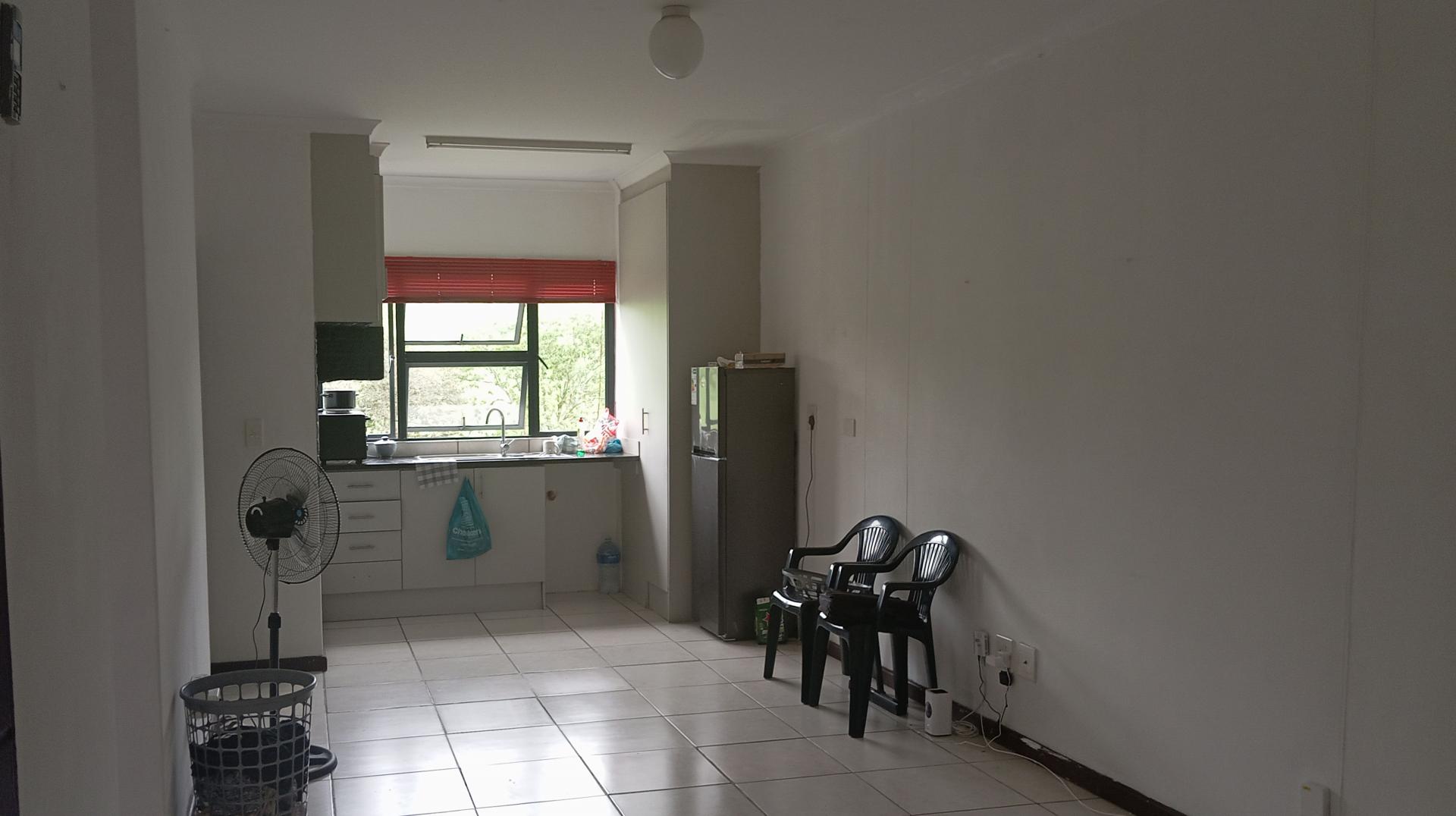 Lounges - 22 square meters of property in Tongaat