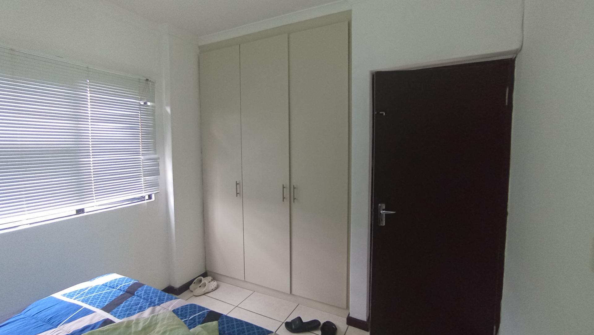 Main Bedroom - 17 square meters of property in Tongaat