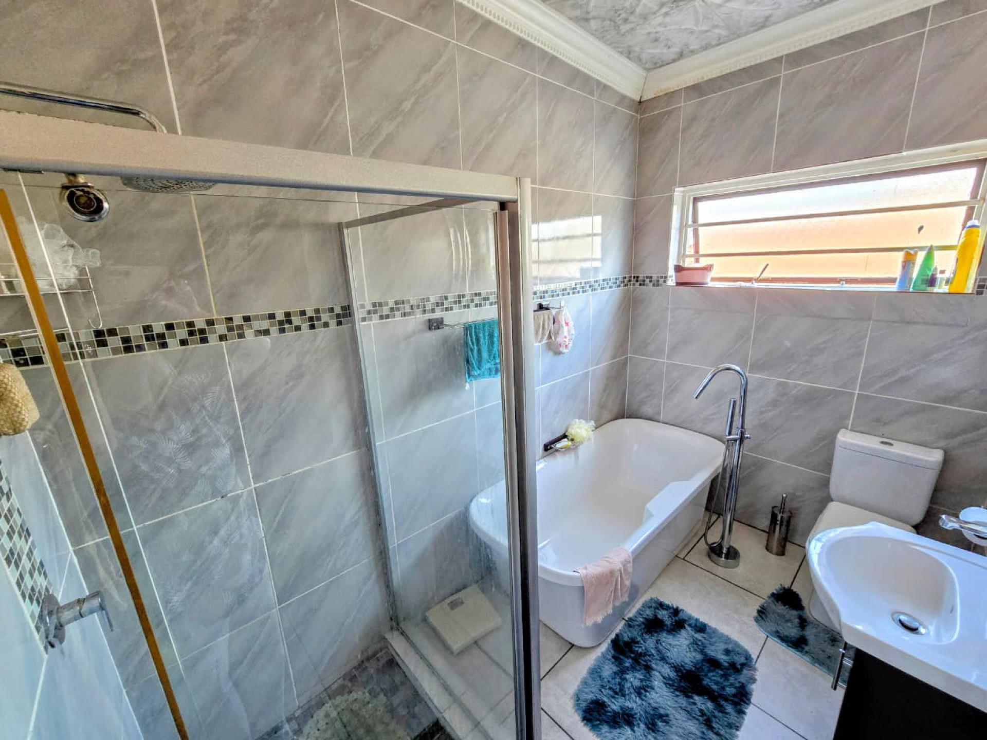  of property in Doornpoort