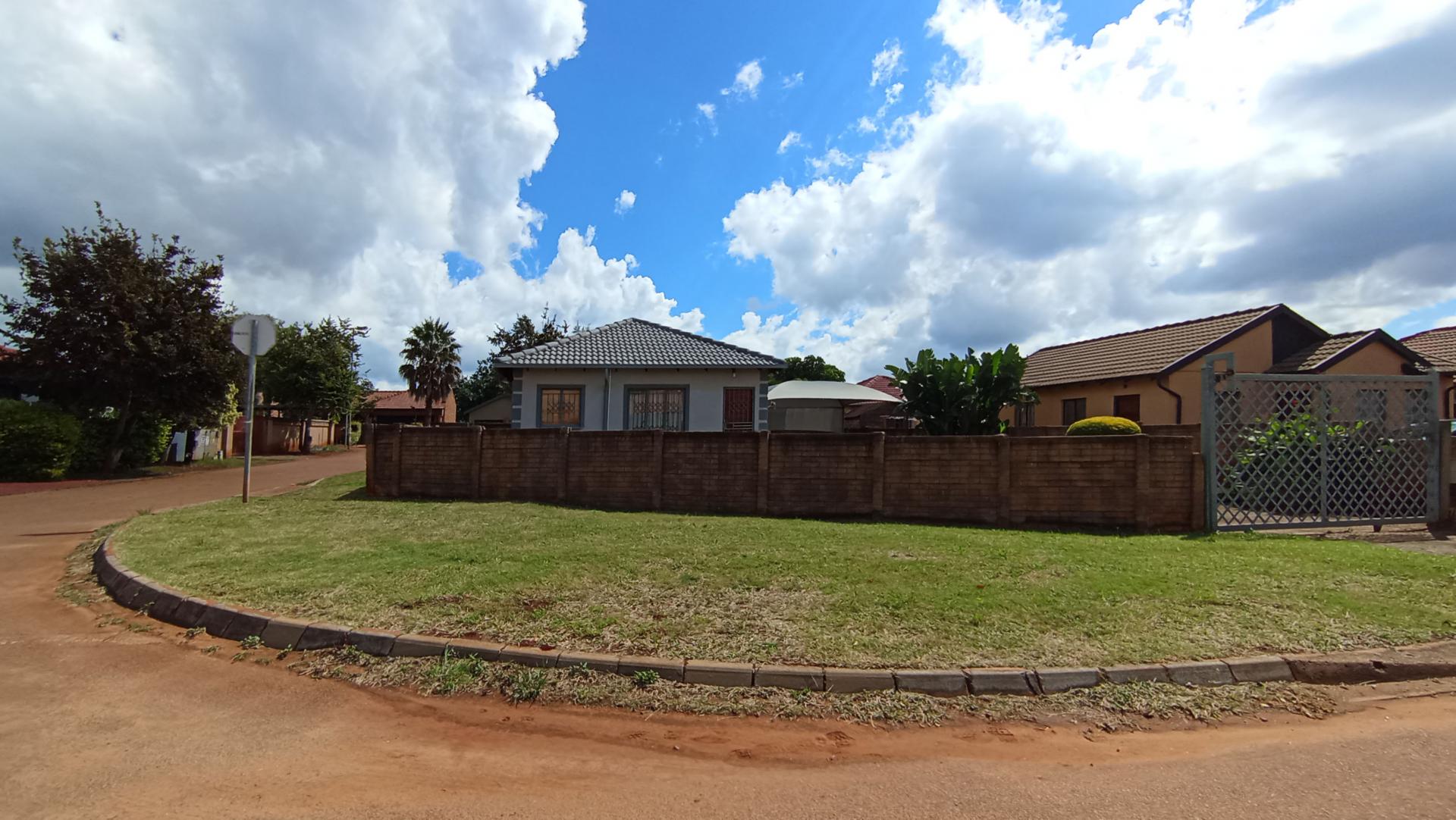 Front View of property in The Orchards
