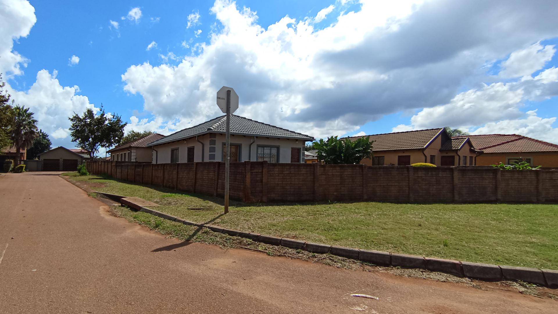 Front View of property in The Orchards