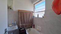 Bathroom 2 - 3 square meters of property in Glen Marais