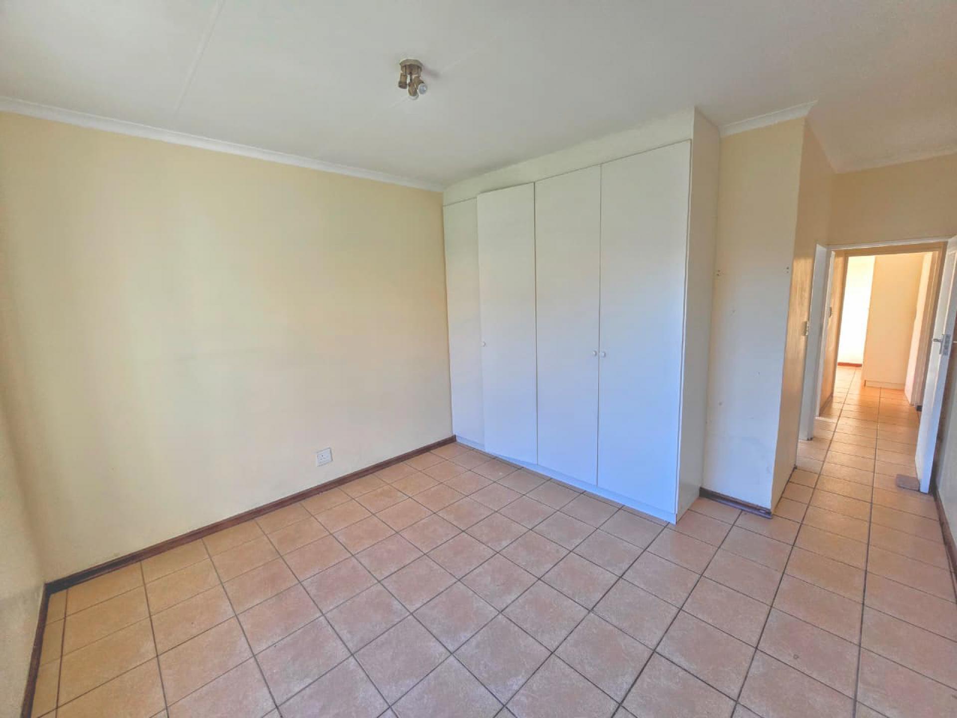  of property in Magalieskruin