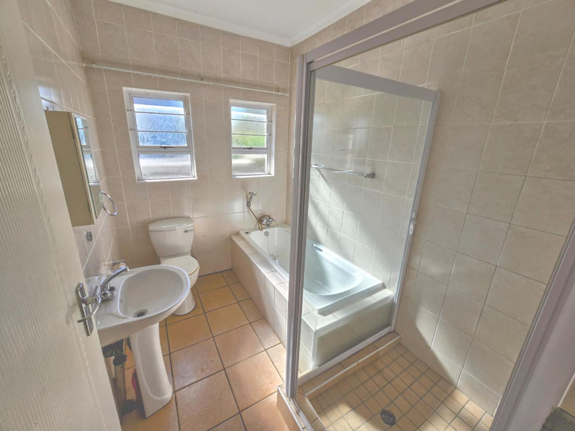  of property in Magalieskruin